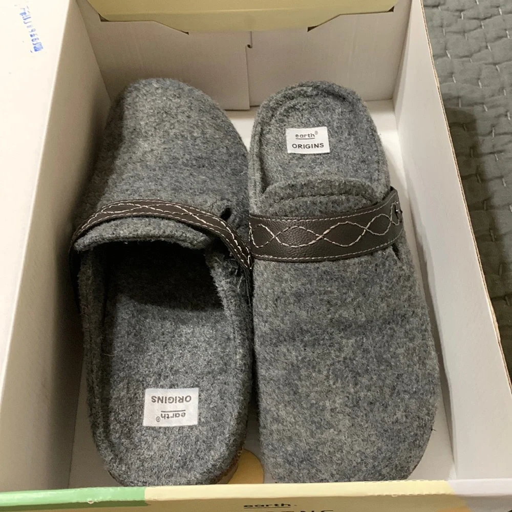 Earth Origins Janet Slip Ons - Picture 1 of 8